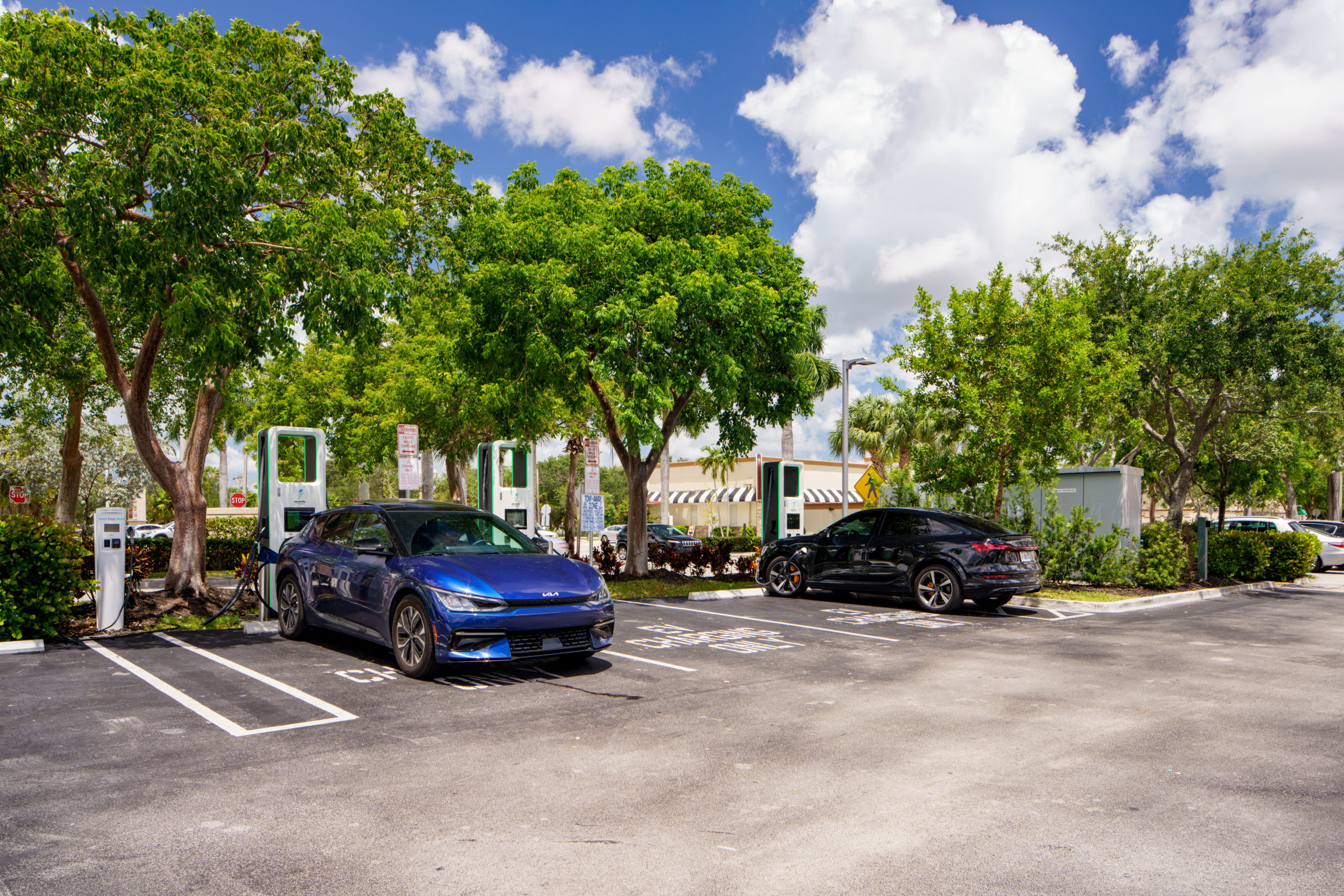 Borne de recharge pour voiture électrique : le guide complet 